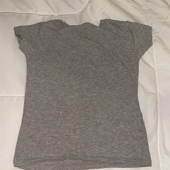 Disney Minnie Mouse Gray T-Shirt with Red and Yellow Accents - Picture 5 of 6